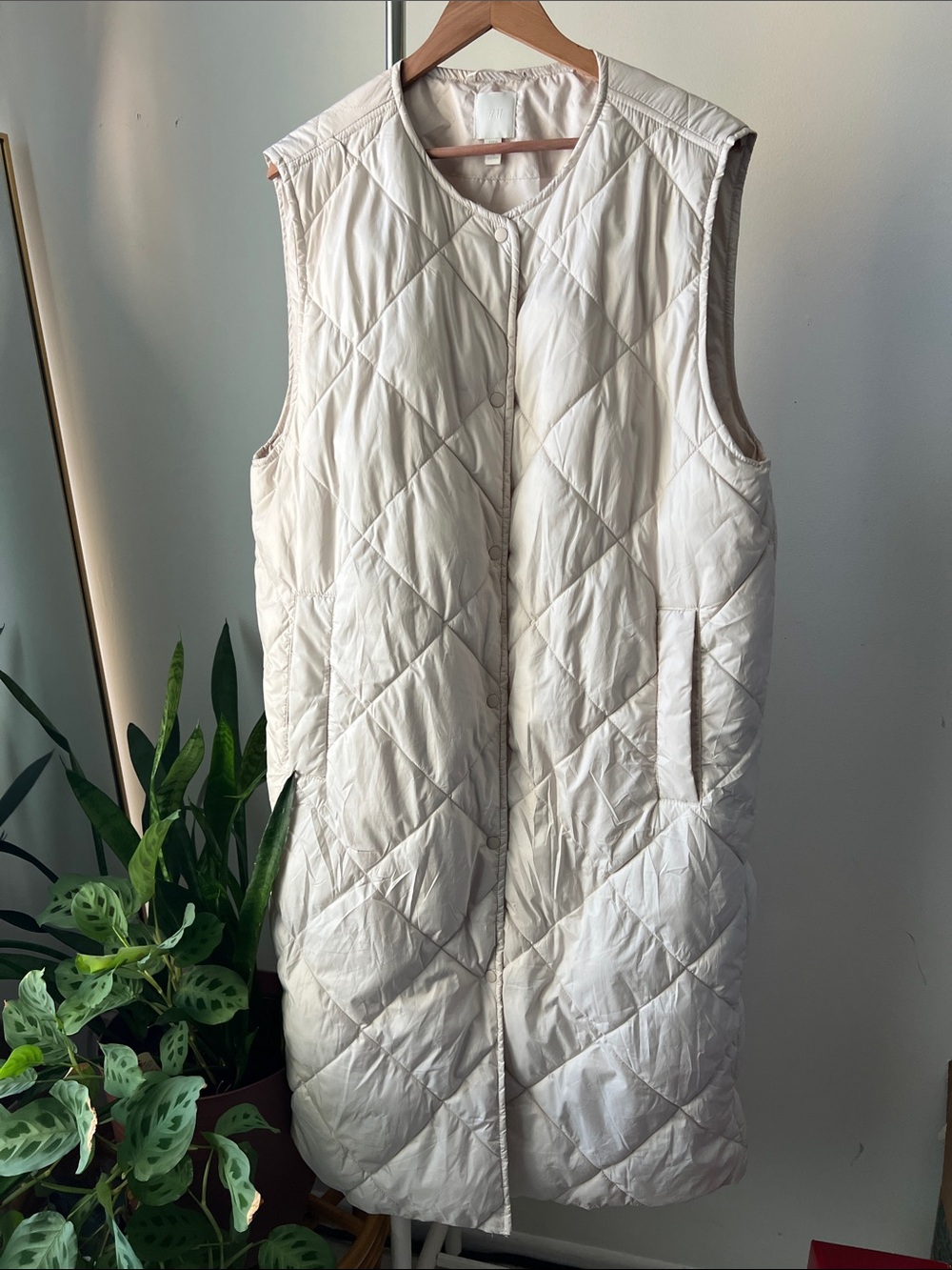 H&M Long oversized Quilted Sleeveless Vest in Cream M